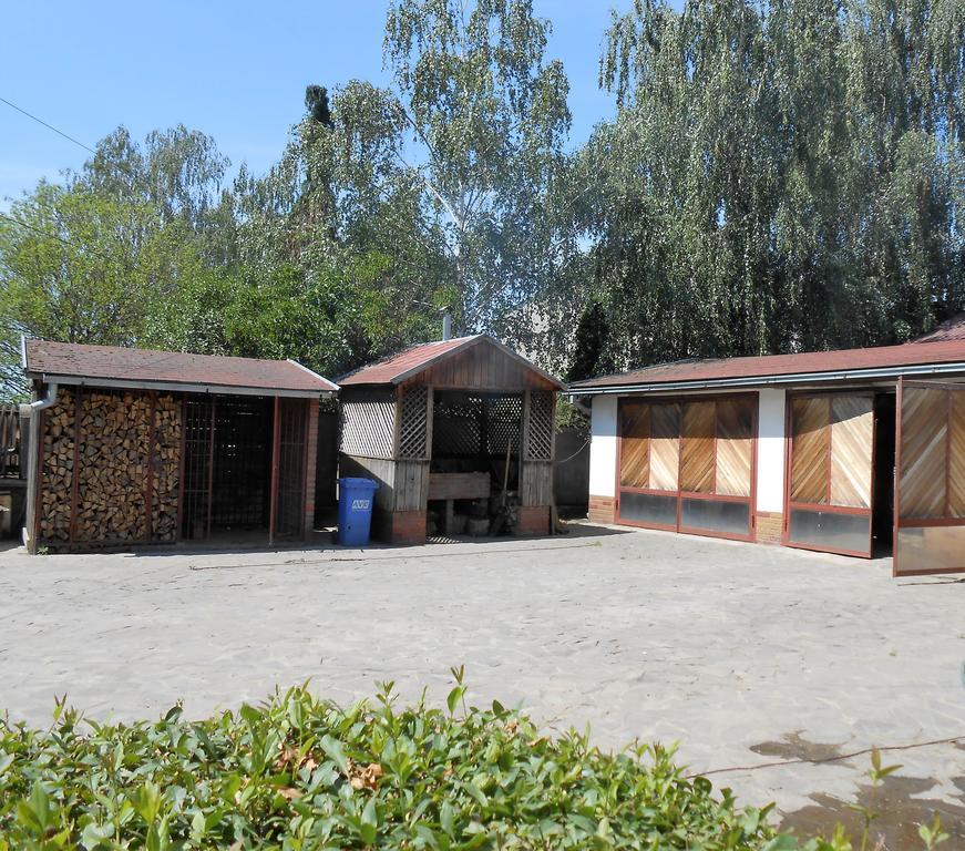 Guest House Marketti Vynohradiv Bagian luar foto