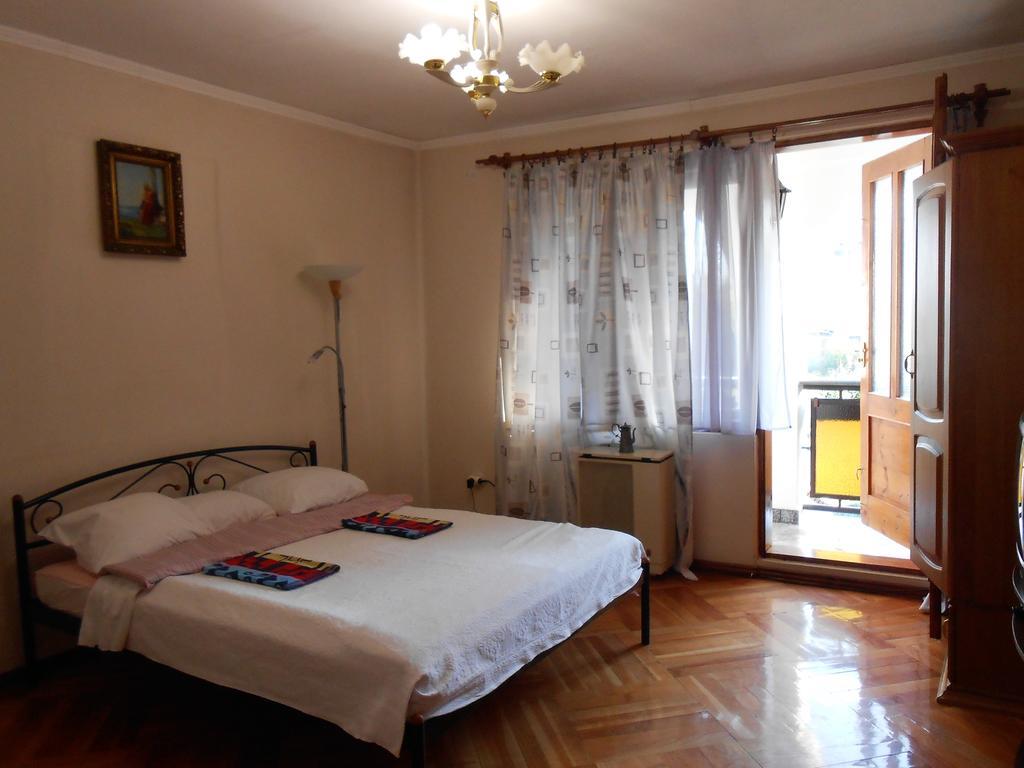 Guest House Marketti Vynohradiv Bagian luar foto